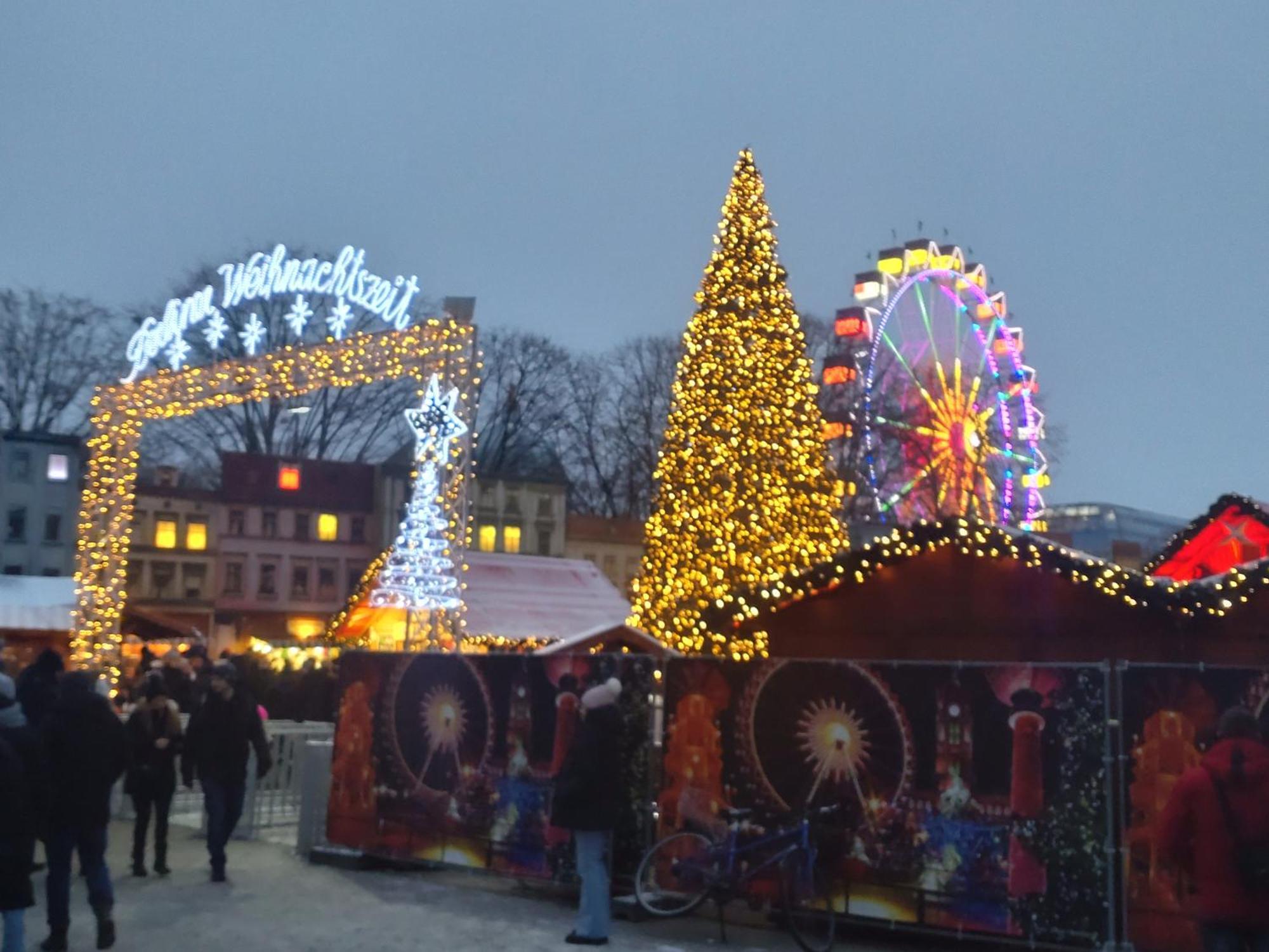 Mitte Von Mitte - Blick Auf Den Turm Apartment เบอร์ลิน ภายนอก รูปภาพ
